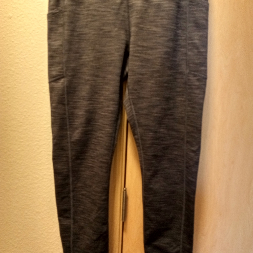 Mondetta pocket gray leggings size M